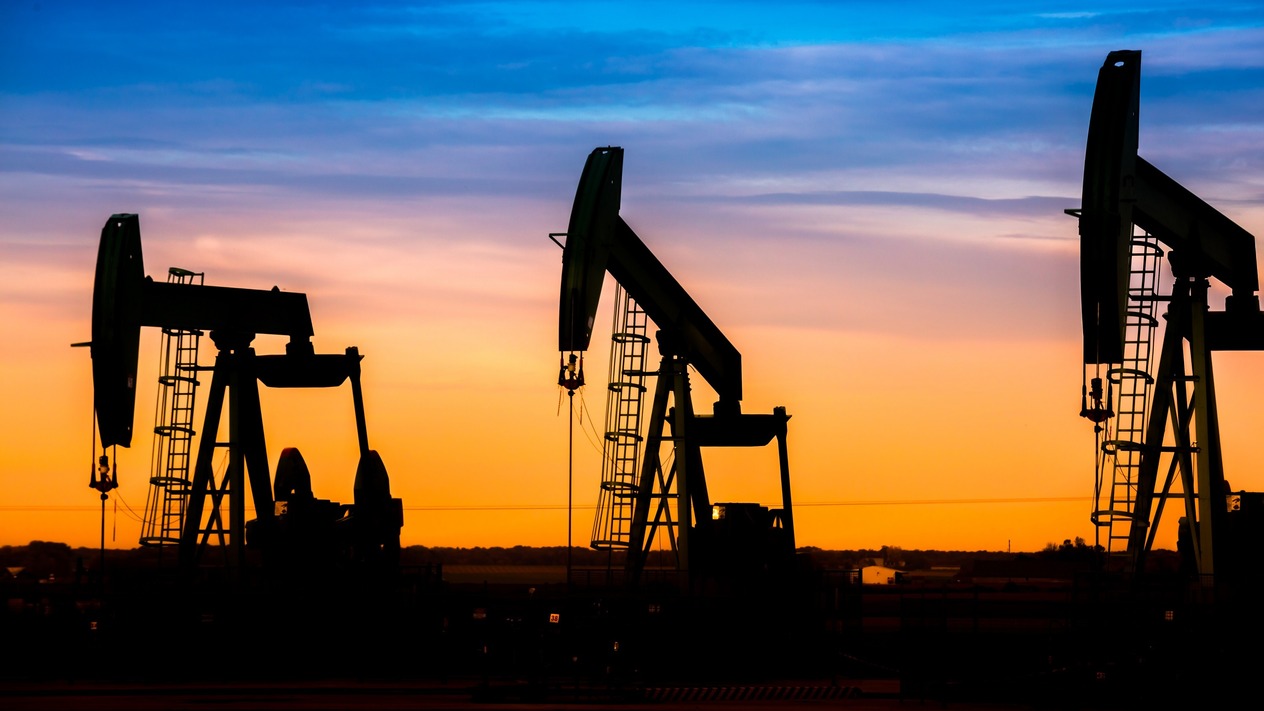 Petrol fiyatları ABD ve İran arasındaki ateşkes görüşmeleri beklentisiyle düştü