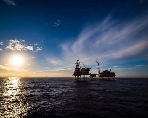 Petrol fiyatları ateşkesin çökme endişesiyle yeniden tırmanışa geçti