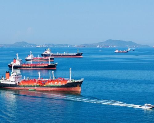 Petrol fiyatları karşılıklı saldırıların ardından yeniden yükselişe geçti