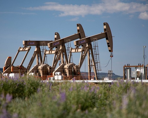 Petrol şirketleri işten çıkarmalara ve yatırım kesintilerine gidiyor