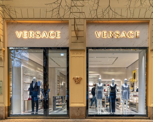 Prada tarifelere rağmen Versace'yi 1,38 milyar dolara satın alıyor