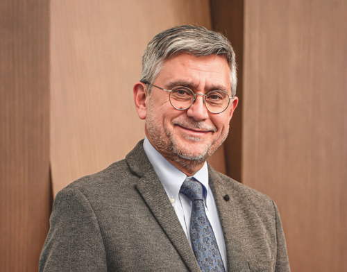 Prof. Dr. Tarık Özkul 67 patentle dünyaya rüzgar türbinleri ve yapay zeka çözümleri taşıyor