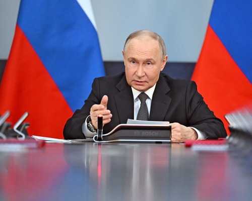 Putin Ukrayna'daki savaş için asker alımını artırdı