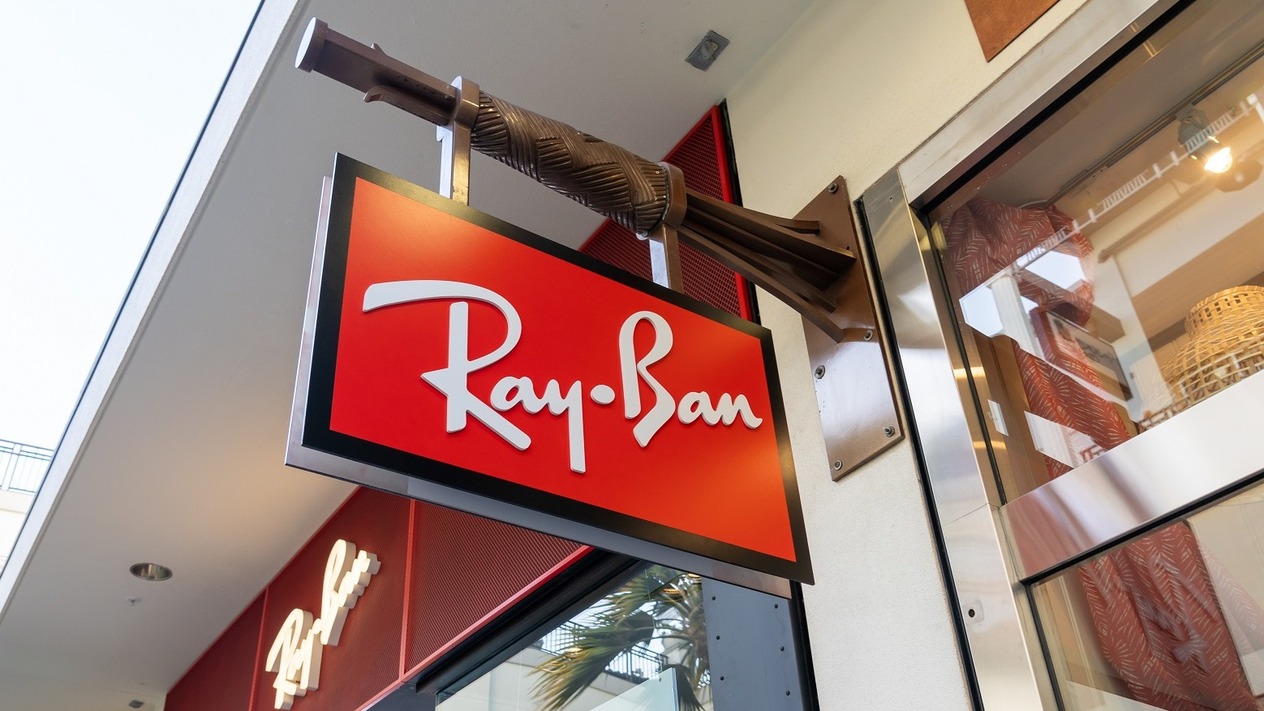 Ray-Ban varisi kardeşlerinin hisselerini satın alacak