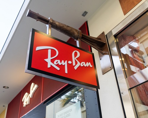 Ray-Ban varisi kardeşlerinin hisselerini satın alacak