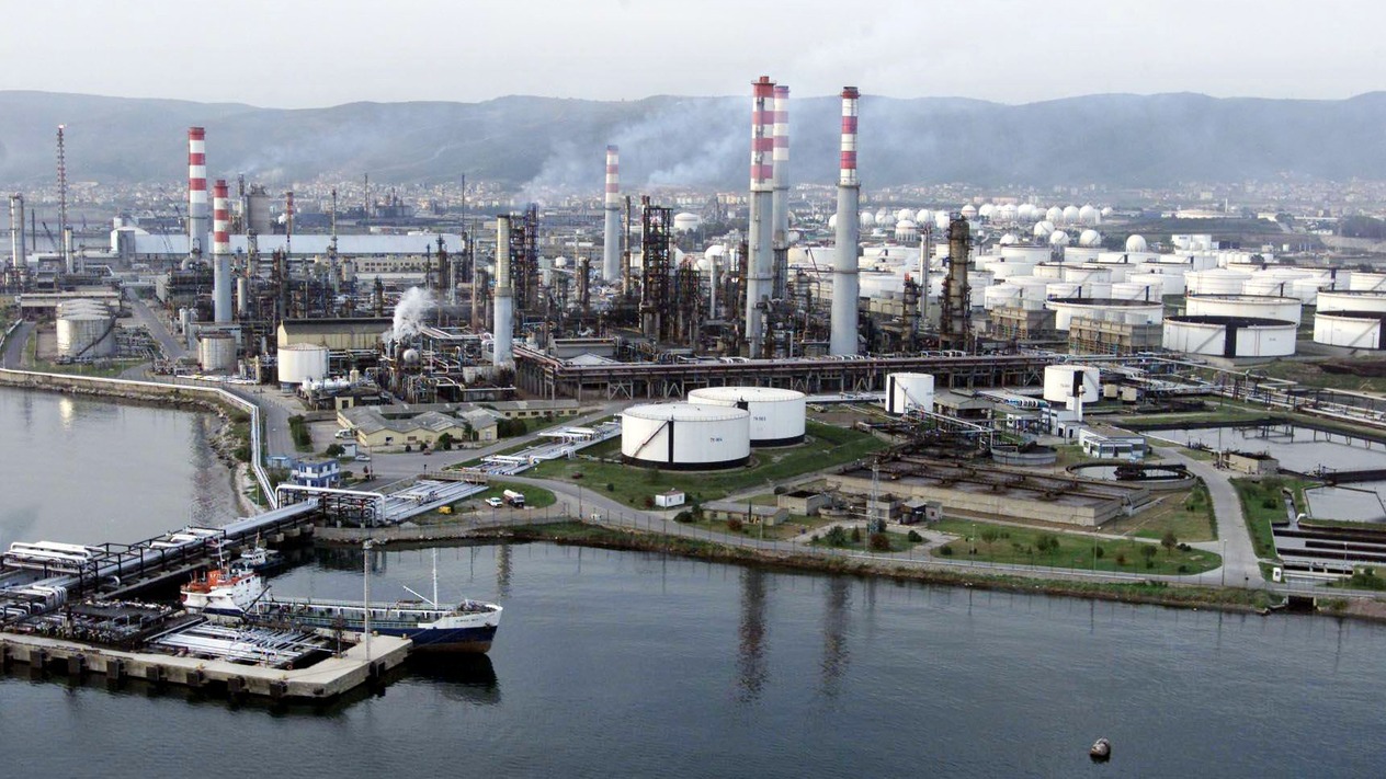 Reuters: Tüpraş ABD yaptırımları nedeniyle Rus petrolü alımını durdurdu