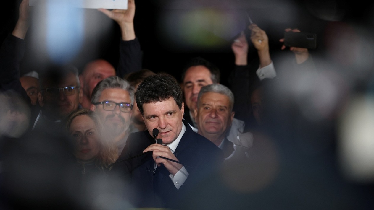 Romanya cumhurbaşkanlığı seçimini Batı yanlısı Nicușor Dan kazandı