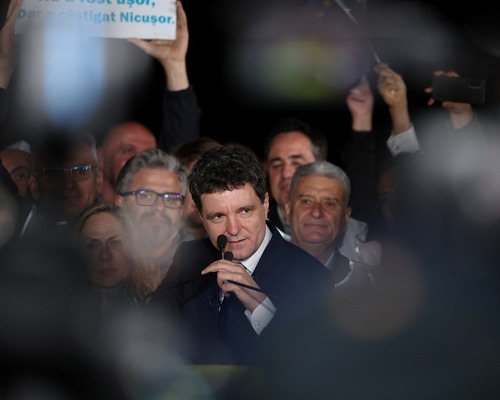 Romanya cumhurbaşkanlığı seçimini Batı yanlısı Nicușor Dan kazandı