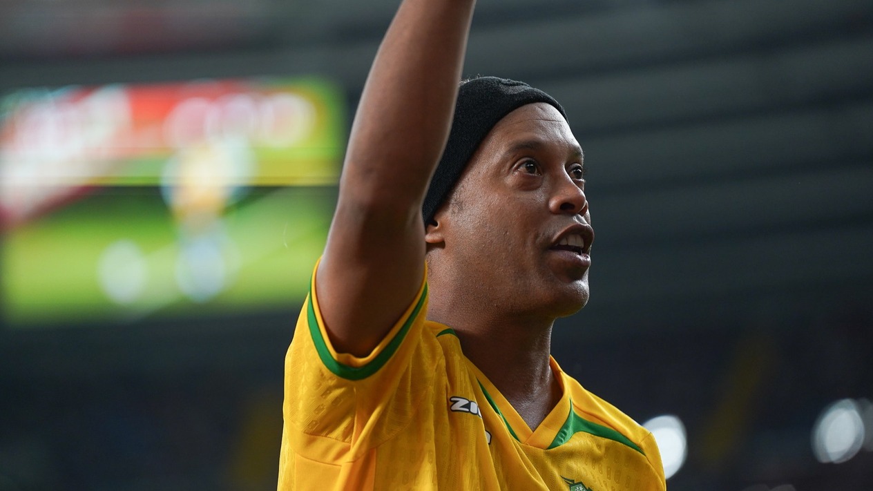 Ronaldinho’dan Monaco için satın alma hamlesi