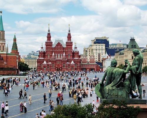Ruslar yaptırımlara rağmen nasıl lüks Batılı markalara ulaşıyor?