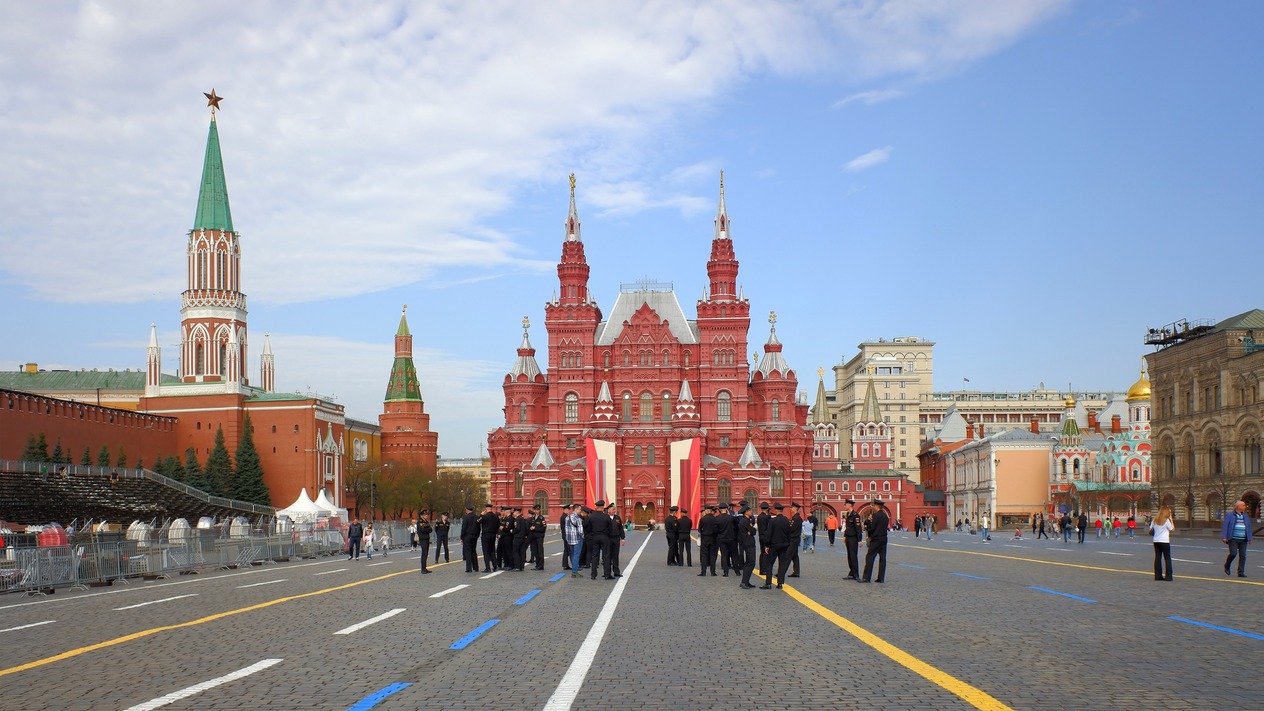Rusya Merkez Bankası politika faizini yüzde 15'e indirdi