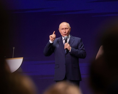 Rusya’nın petrol kazancı Putin’in savaş ekonomisini canlandırabilir mi?