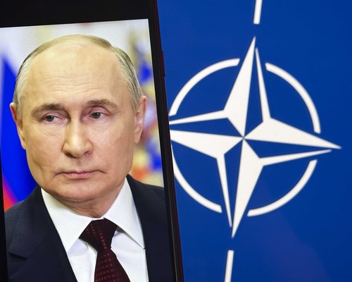 Rusya ve NATO Arktik’te karşı karşıya