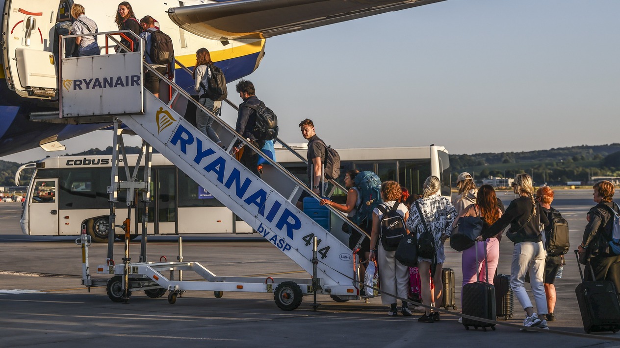 Ryanair'ın geliri arttı kârı düştü