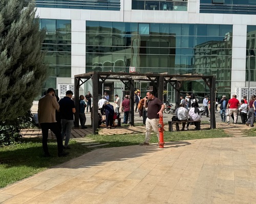 Şanlıurfa'da 5,4 büyüklüğünde deprem: Çevre illeri de sokağa döktü