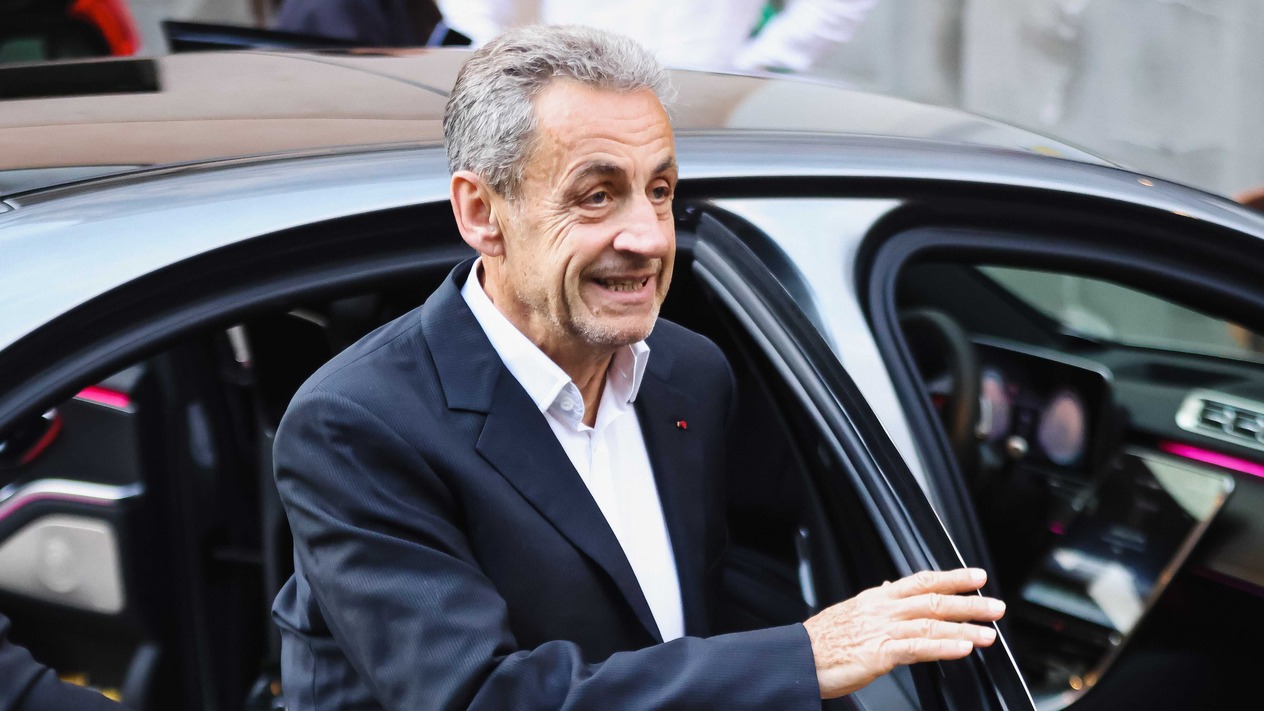  Sarkozy suç örgütü kurmaktan suçlu bulundu