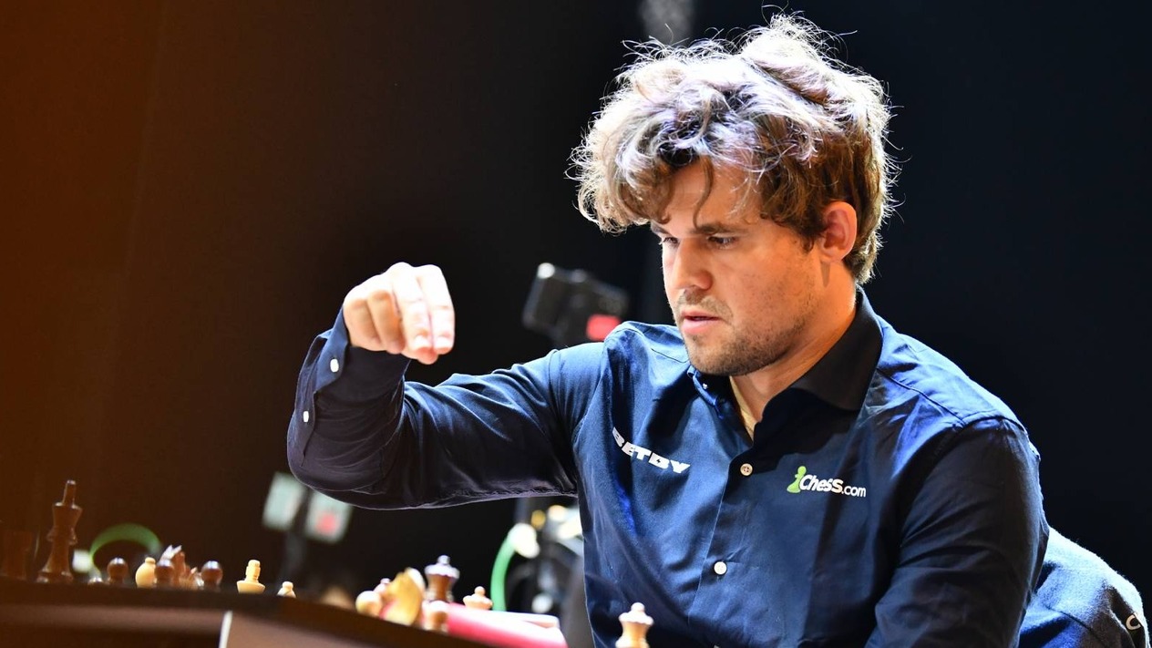 Satranç şampiyonasında pantolon krizi: Dünya şampiyonu Magnus Carlsen yarışmadan şekildi