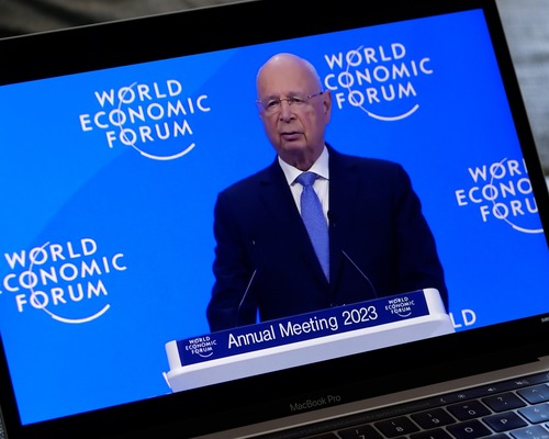 Schwab sonrası WEF: Davos'un mimarı mirasını korumaya çalışıyor