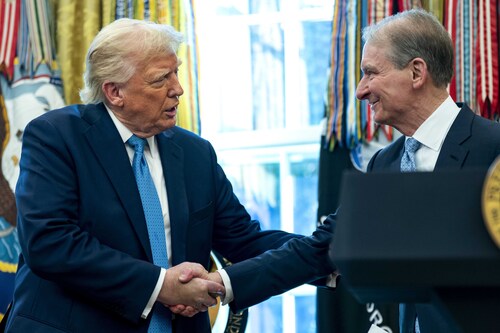 SEC'in yeni başkanı 14 düzenlemeyi rafa kaldırdı