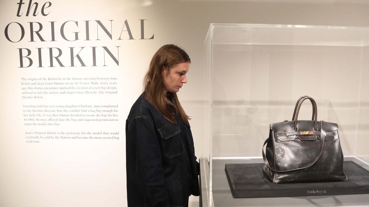 Şimdiye kadarki en pahalı çanta: Orijinal Birkin çanta rekor fiyata satıldı