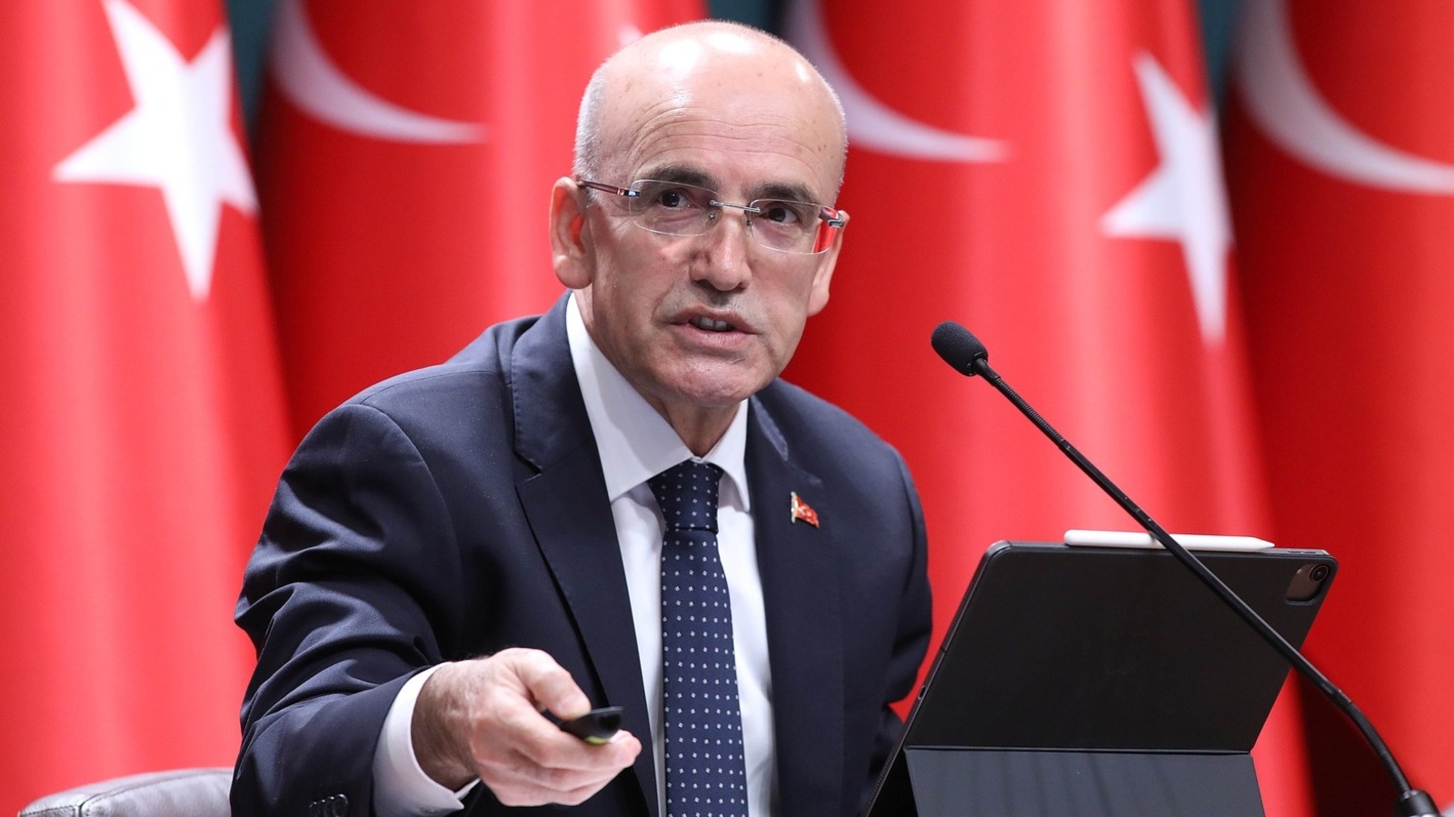 Şimşek: Cari açığın yönetilebilir seviyelerde kalmasını bekliyoruz