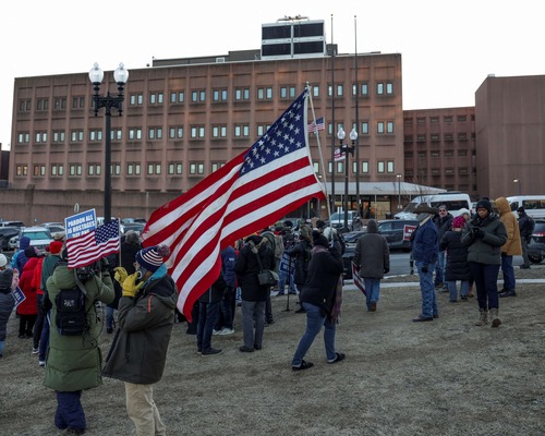 Soli Özel: Trump'ın söylemleri birleştirici politikaları bölücü