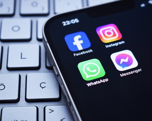 Sosyal medya şirketleri içerik denetiminden vazgeçiyor