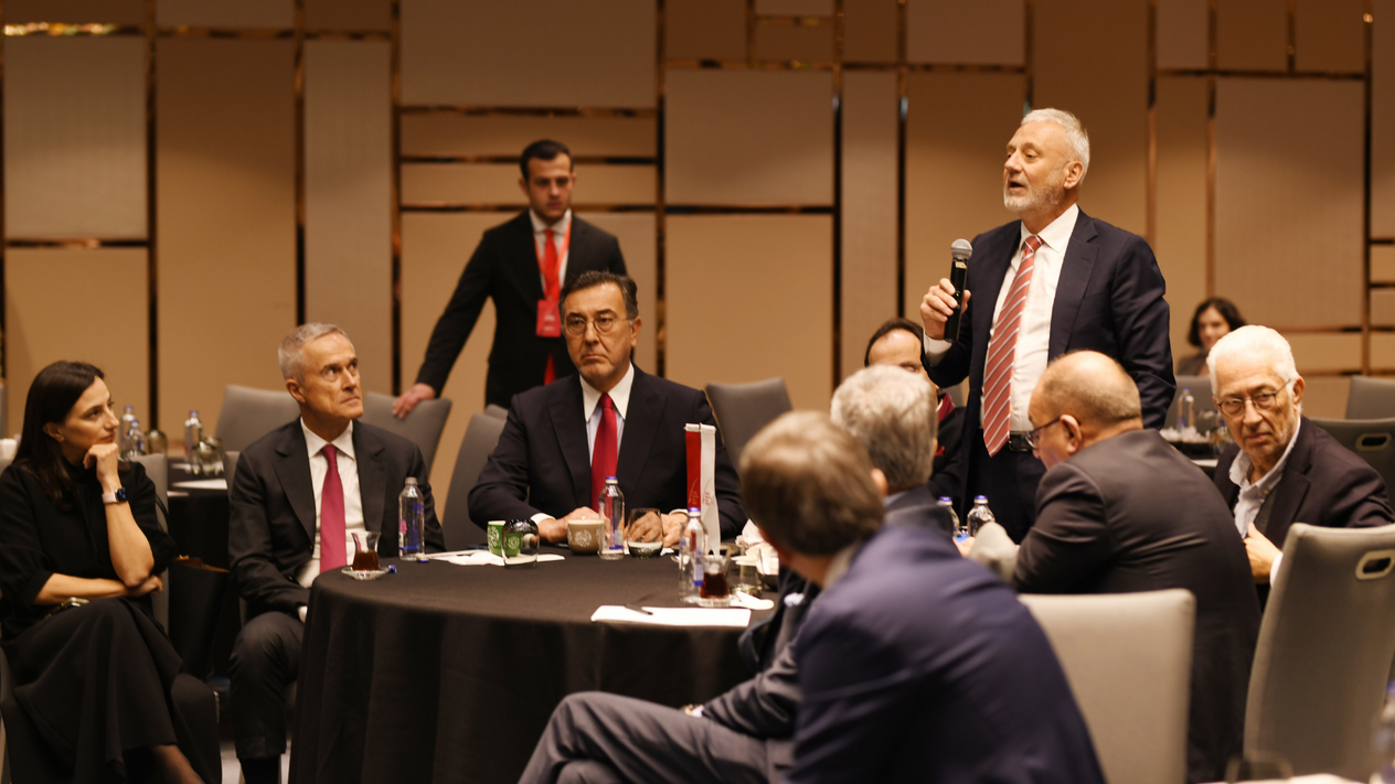 Soytarısız kral, kadınsız yönetim kurulu olur mu hiç?