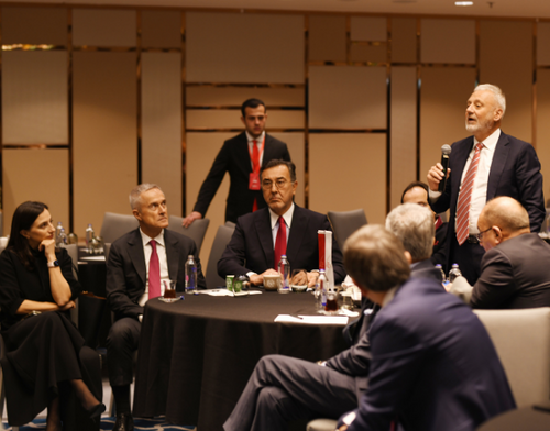 Soytarısız kral, kadınsız yönetim kurulu olur mu hiç?