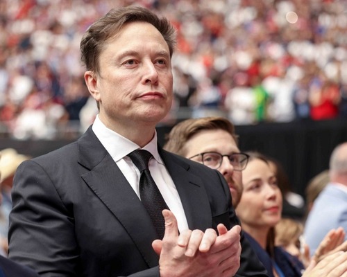 SpaceX’in halka arz hedefi Elon Musk’ı dünyanın ilk trilyoneri yapmaya yetiyor