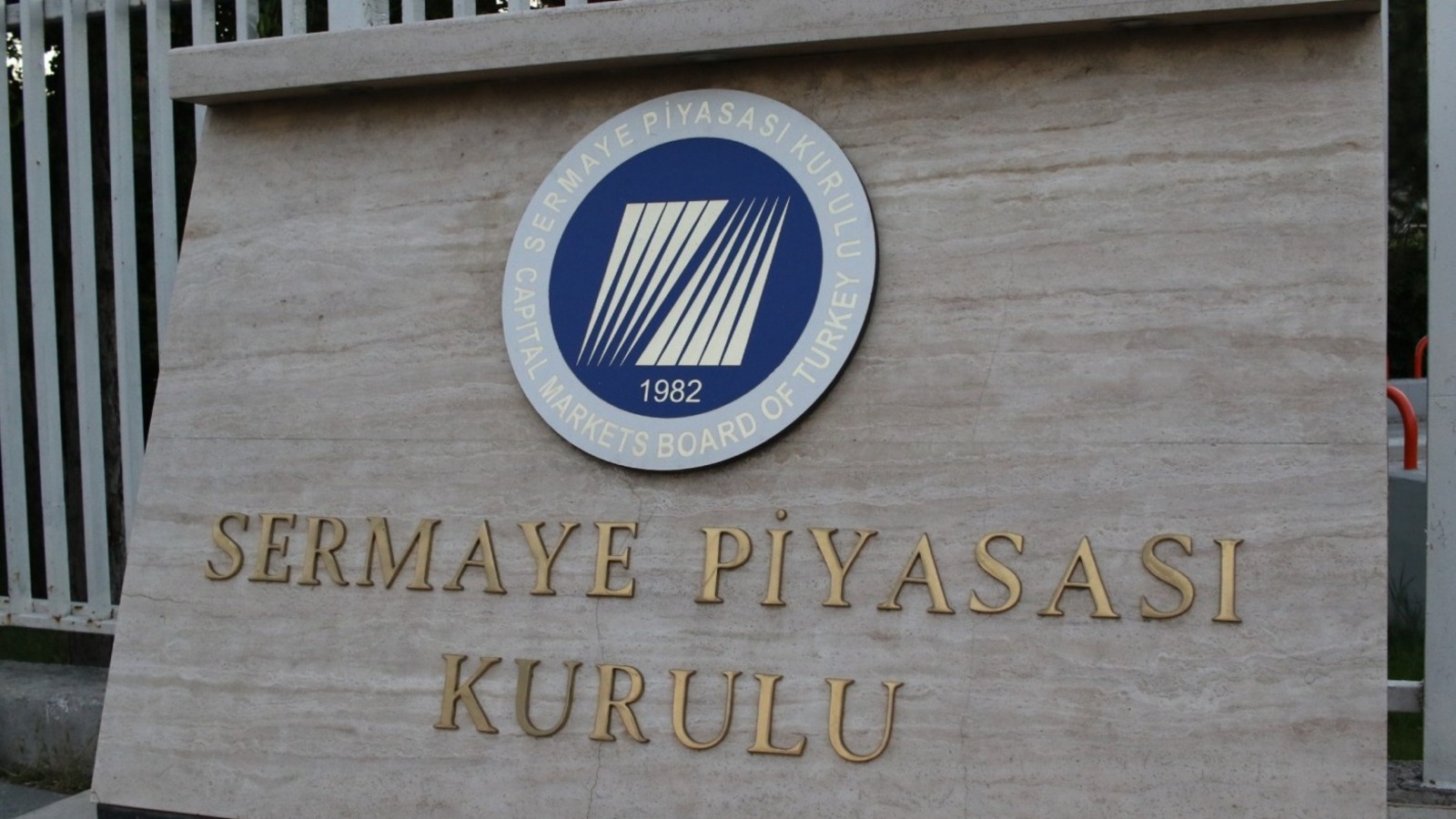 SPK, Pusula ve Tera portföy yöneticilerine iki yıllık işlem yasağı uyguladı