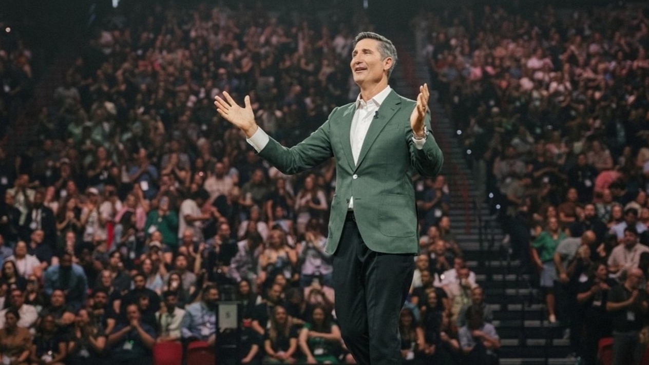 Starbucks CEO’su Niccol müşterileri yeniden kazandı: Yatırımcılar kâra odaklandı