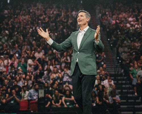 Starbucks CEO’su Niccol müşterileri yeniden kazandı: Yatırımcılar kâra odaklandı