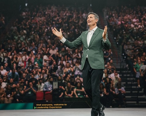 Starbucks CEO’su Niccol’ün ilk yılı: Wall Street iyileşme sinyallerine neden ikna olmadı?