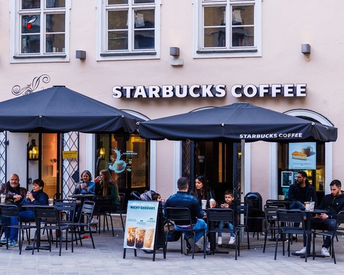 Starbucks CEO’sundan çalışanlara gözdağı: Şirket için sorumluluk alın