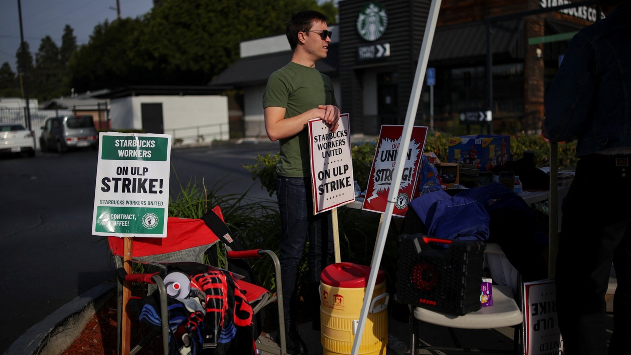 Starbucks grevi büyüyor: 300 mağazada 5 bin çalışan iş bırakıyor
