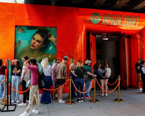 Taylor Swift ekonomisi: Yeni albümü rekorlarla gündemde