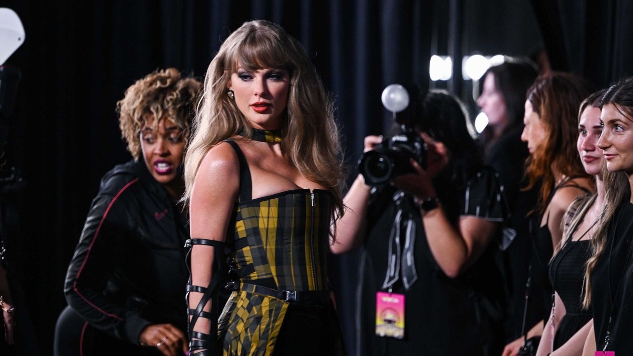 Taylor Swift’in yeni albümü ilk haftasında rekor kırdı