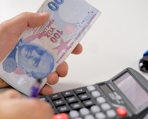 TCMB: Özel sektörün yurt dışı kredi borçları düştü