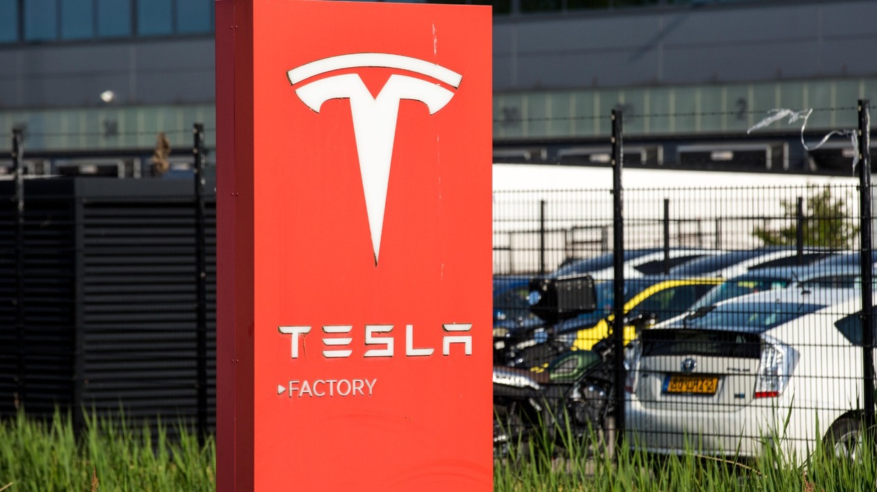 Tesla’da 2026 teslimat tahminleri sert düşüşte