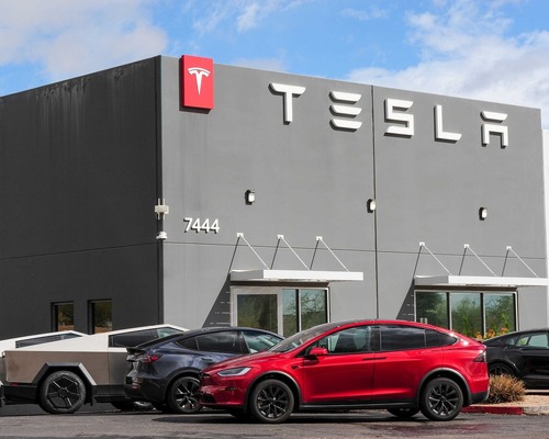 Tesla için tehlike çanları: Satışlar düşerken Trump teşviklerle tehdit ediyor