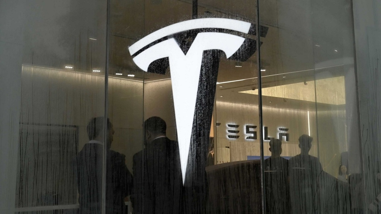 Tesla ilk kez yıllık gelirinde düşüş açıkladı