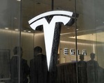 Tesla ilk kez yıllık gelirinde düşüş açıkladı