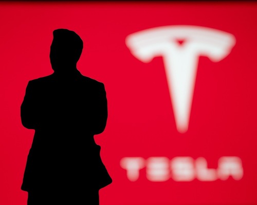 Tesla Musk’ın iddia ettiği gibi yapay zeka lideri olabilir mi?