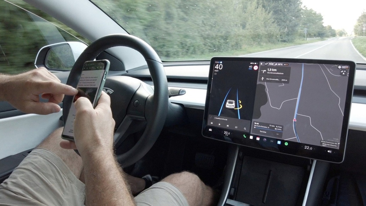 Tesla’nın otonom sürüş moduna soruşturma