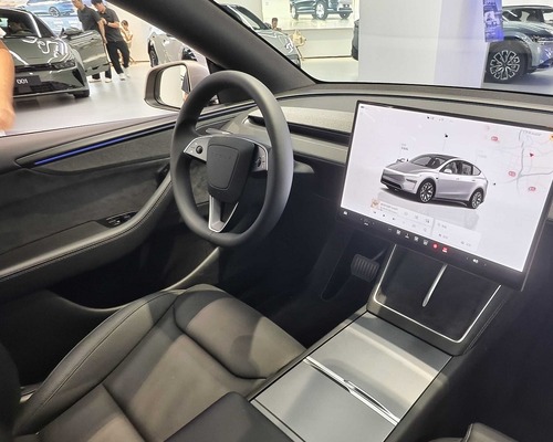 Tesla otonom sürüş iddialarıyla tüketicileri aldatıyor mu?