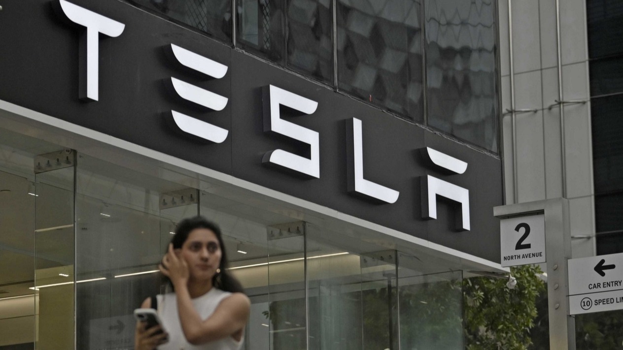 Tesla satışlarını artıracak bir çözüm yolu bulmakta zorlanıyor