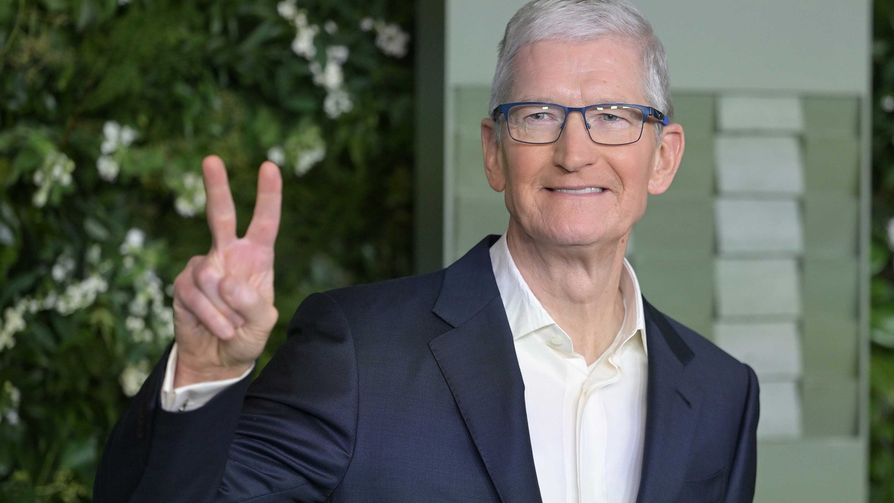 Tim Cook’un hamlesi Nike hisselerini hareketlendirdi