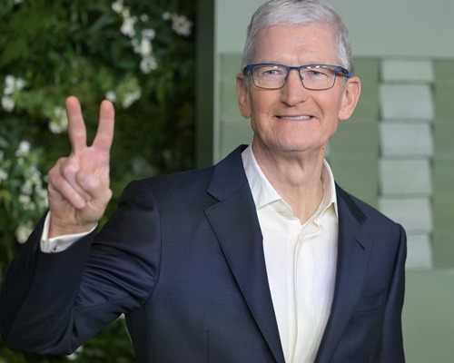 Tim Cook’un hamlesi Nike hisselerini hareketlendirdi