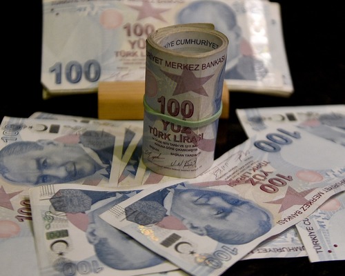 TL'de carry trade rallisinin sürmesi bekleniyor